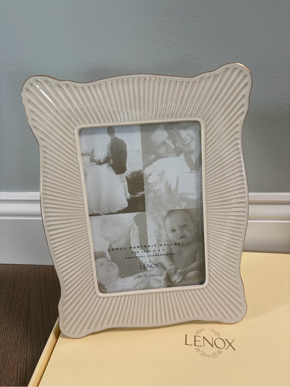 Lenox Meridian Ivory Ceramic 5x7 Picture Frame with Gold Trim